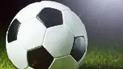 谢娜假扮粉丝求蒋一侨签名，这幕反应太逗趣，反复观看都不厌烦