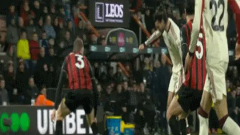 利物浦大胜狼队，积分优势增至7分